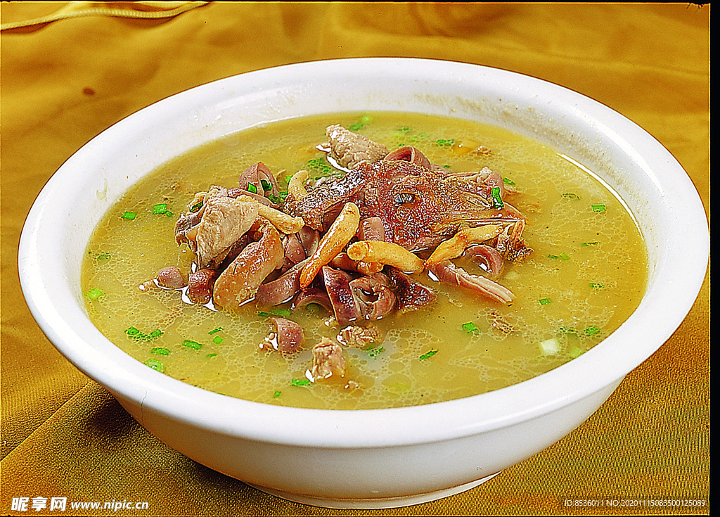 鄂菜肚子土鸡煲