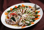 鄂菜泡椒蒸瀛湖鲳鱼