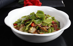 沪菜青椒莴笋炒肉片