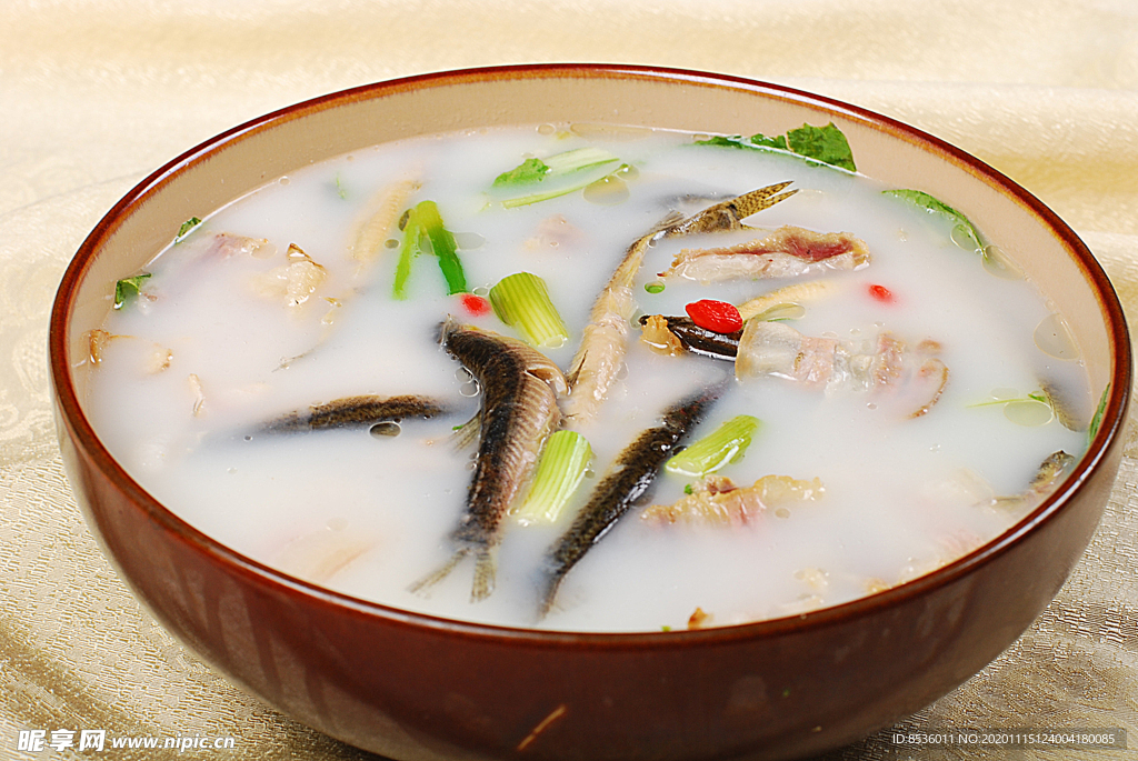 川菜风吹肉炖泥鳅