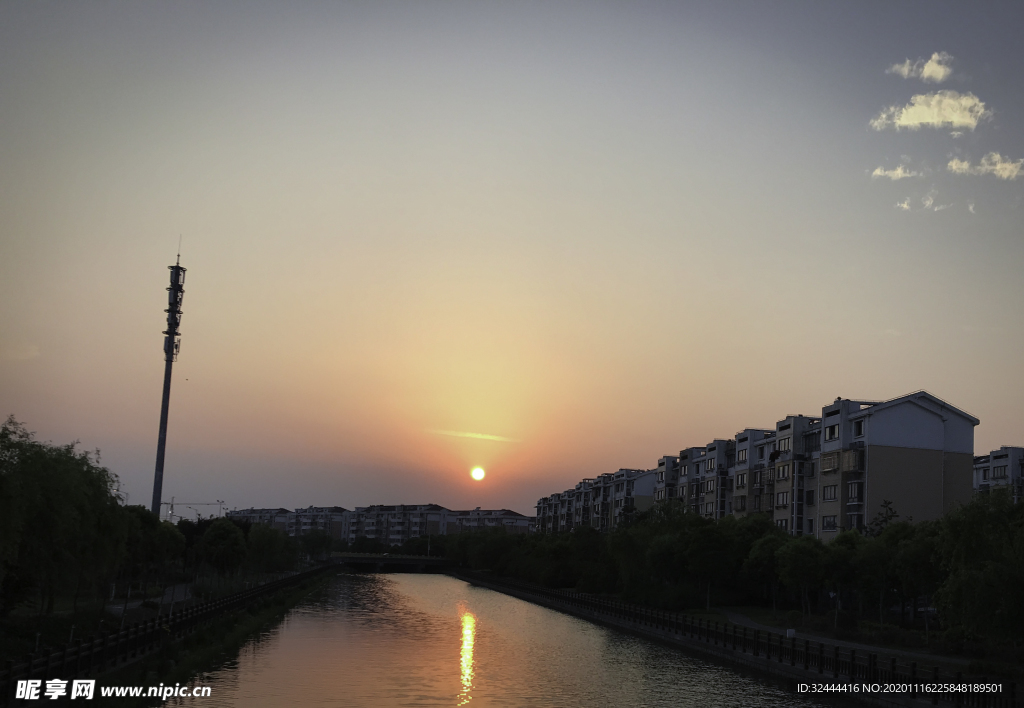 夕阳下的静谧的美好