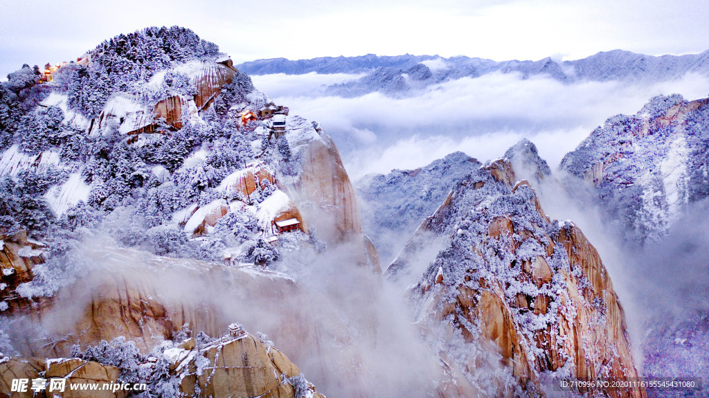 华山雪景