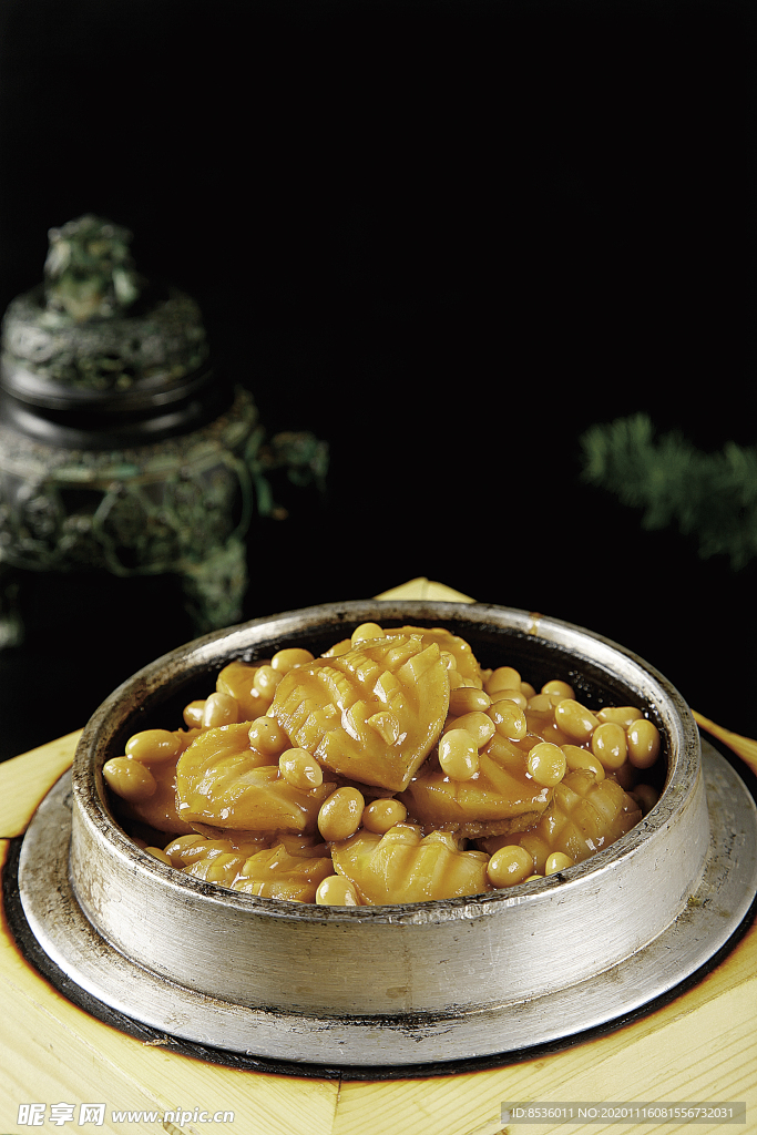 南北热菜石锅茄汁豆煮鲜鲍