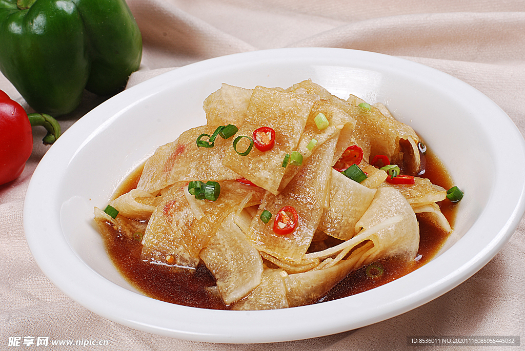 淮扬菜灯影萝卜皮