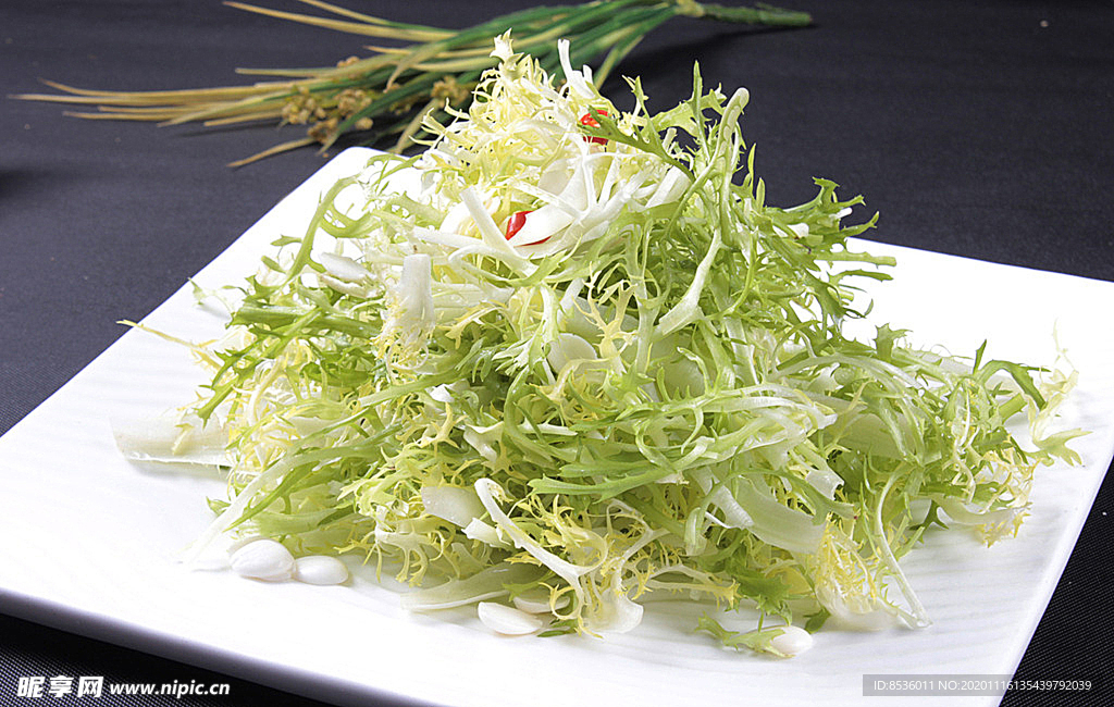 淮扬菜杏仁拌苦菊