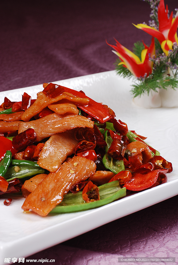 湘菜三椒爆猪颈肉