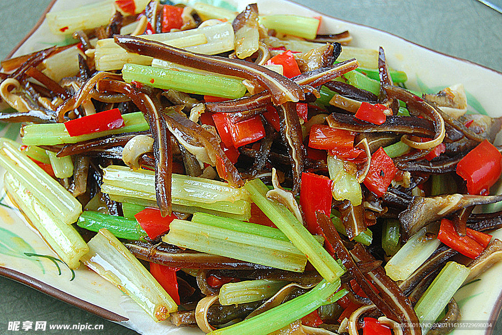 湘菜小炒腊猪耳