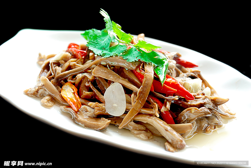 湘菜小椒鸡枞菌