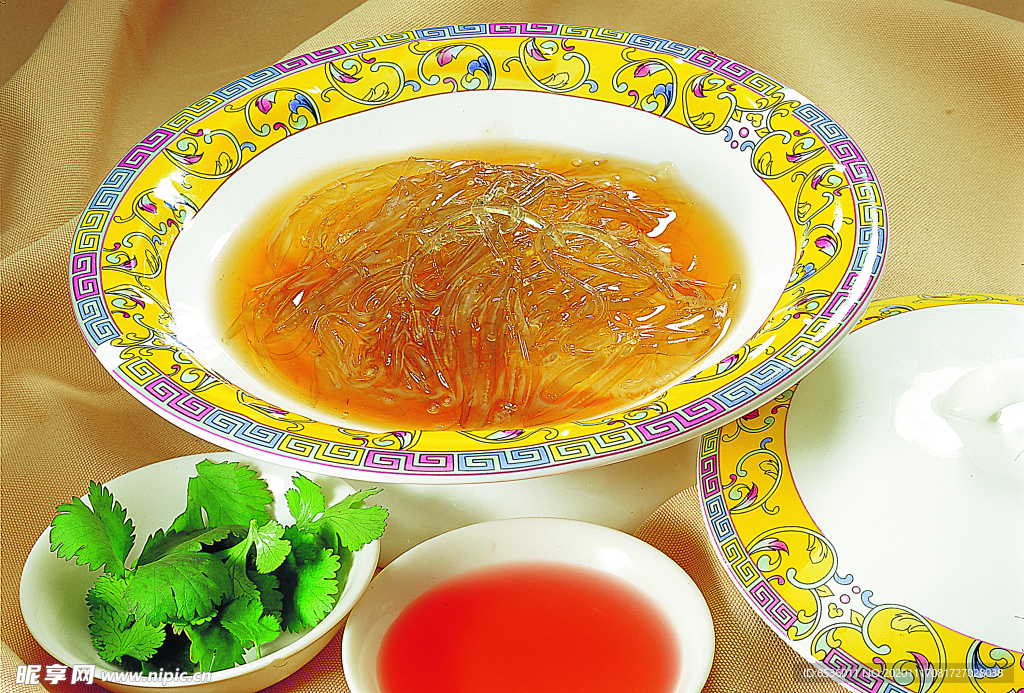 浙菜红烧金钩翅