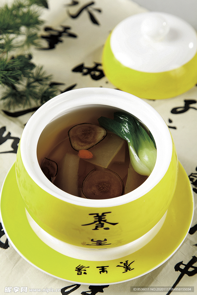 浙菜鹿茸炖裙边