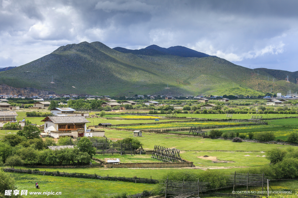 村庄田园风景图片
