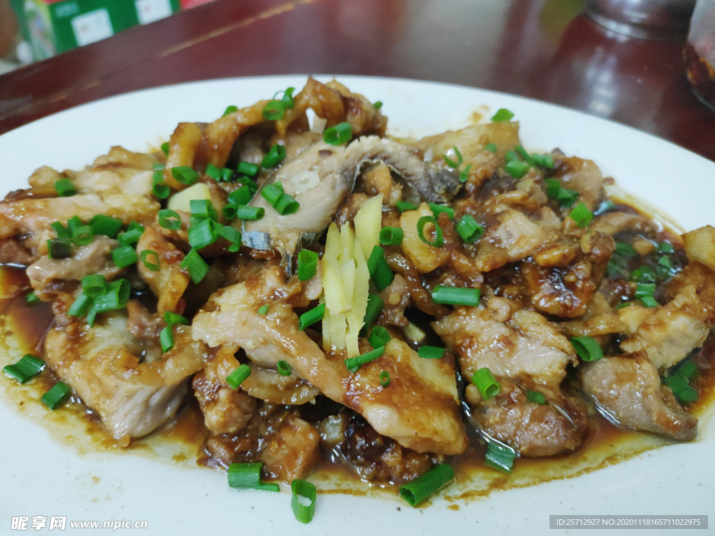 五花肉蒸咸鱼
