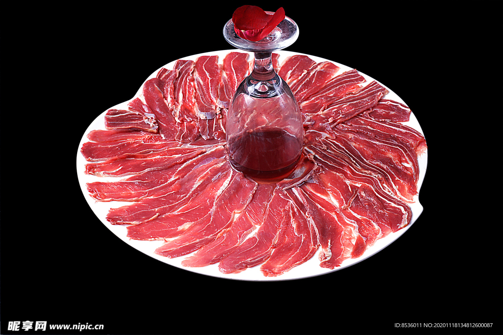 法国骑士的拉图红酒浸牛展肉