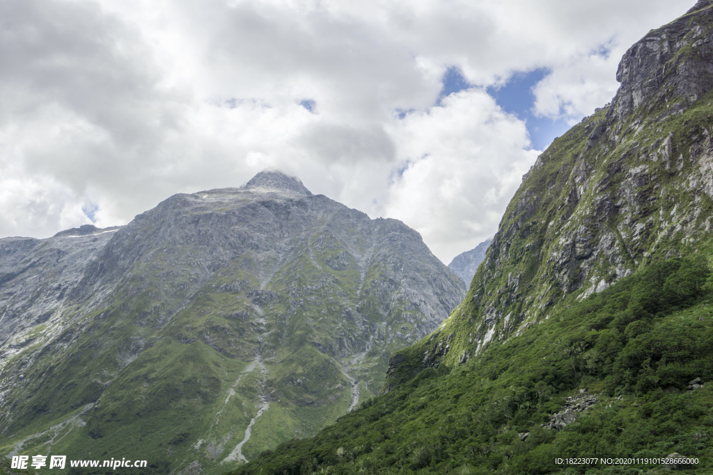 雷恩山谷 高山 石头山 山峰