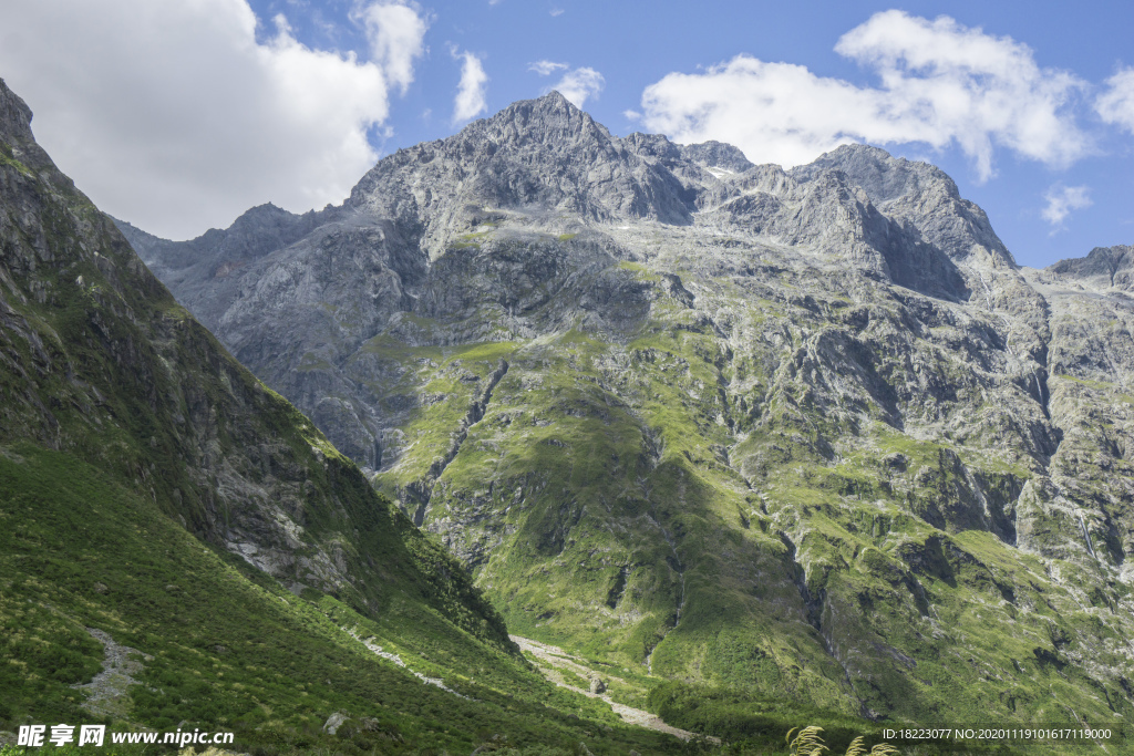 雷恩山谷 高山 石头山 山峰