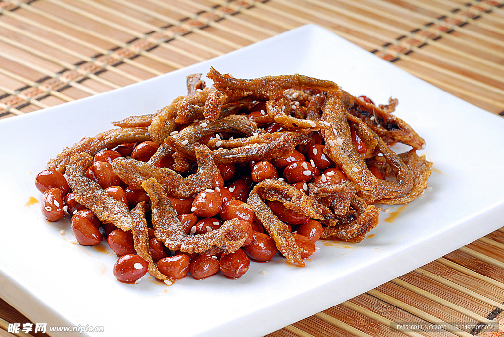 小鱼顶花生