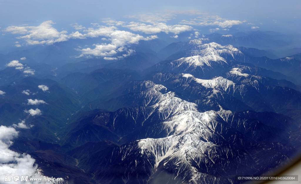 山峦叠嶂