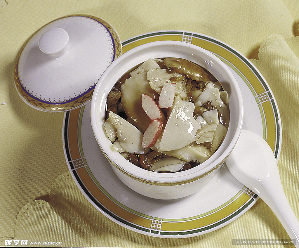 健康汤品：三鲜菌菇汤，口感鲜美，清新爽口，营养健康还减脂|汤品|菌菇|鲜美_新浪新闻