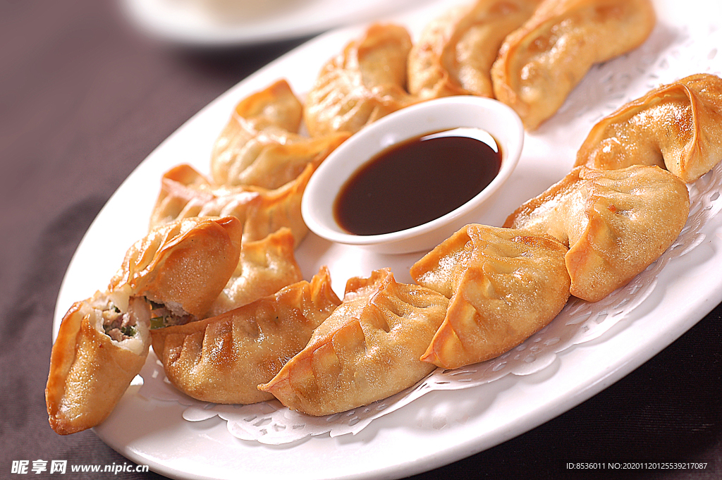 小吃韭菜锅贴饺