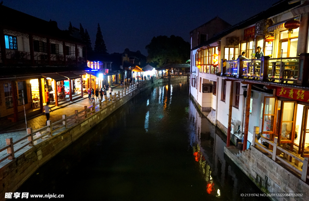 江南水乡夜景