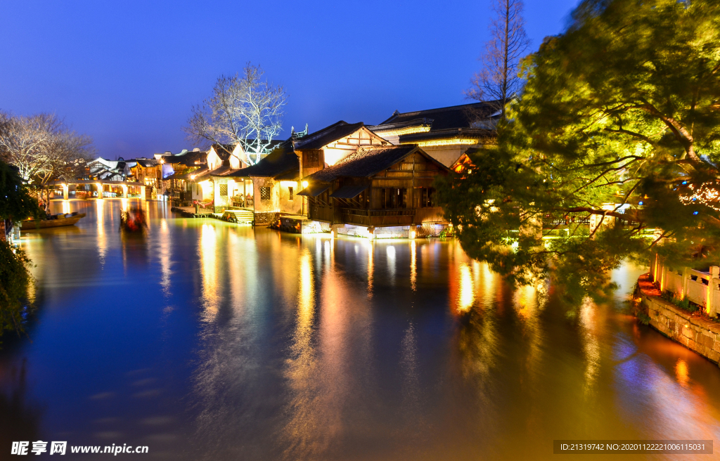 江南水乡古镇夜景