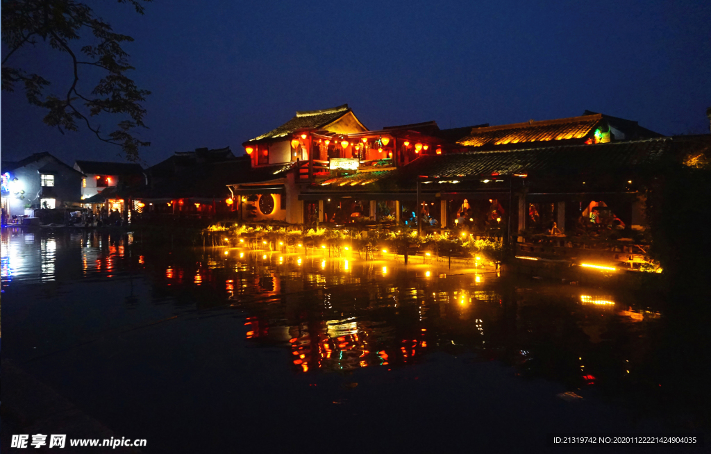 江南古镇水乡夜景