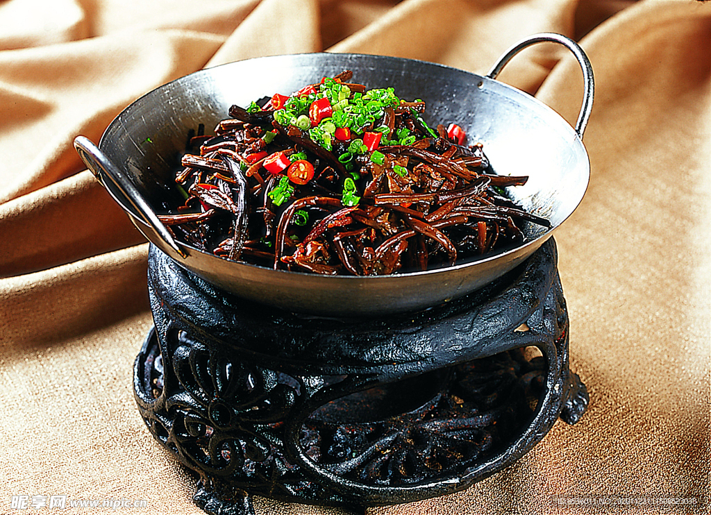 干锅茶树菇