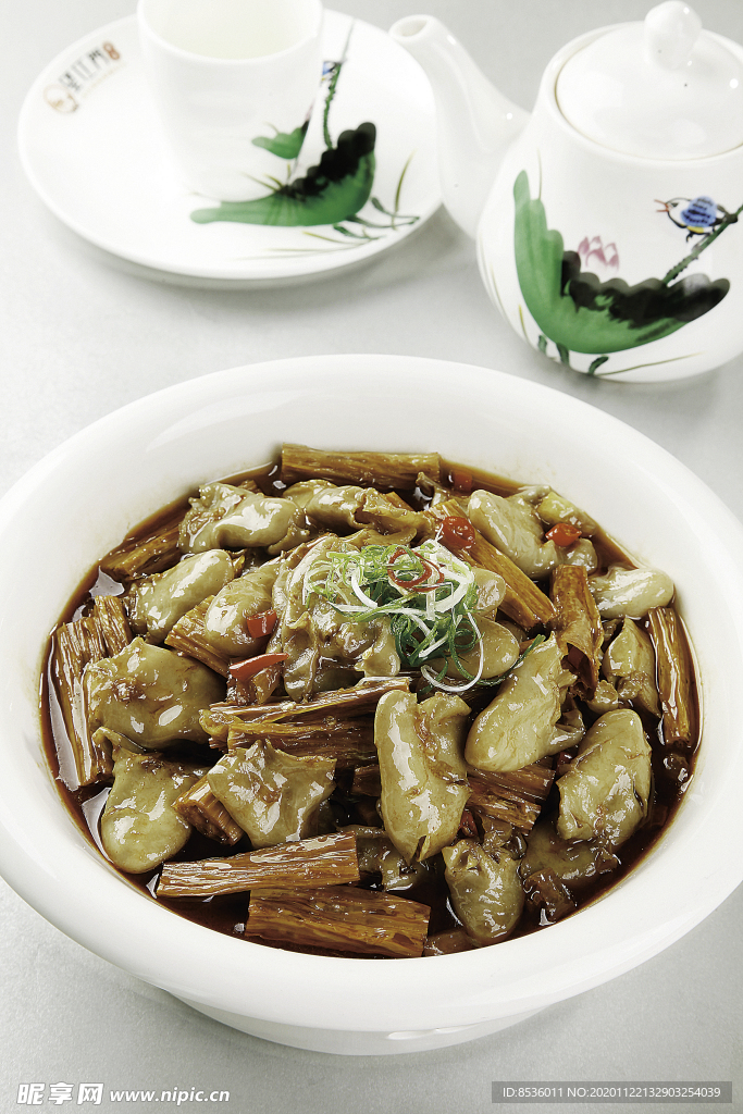 回鱼肚烧腐竹