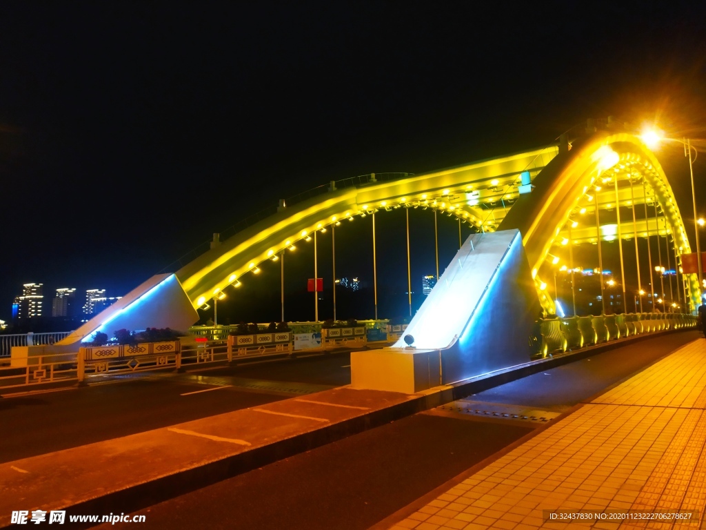 上海夜景霓虹灯桥