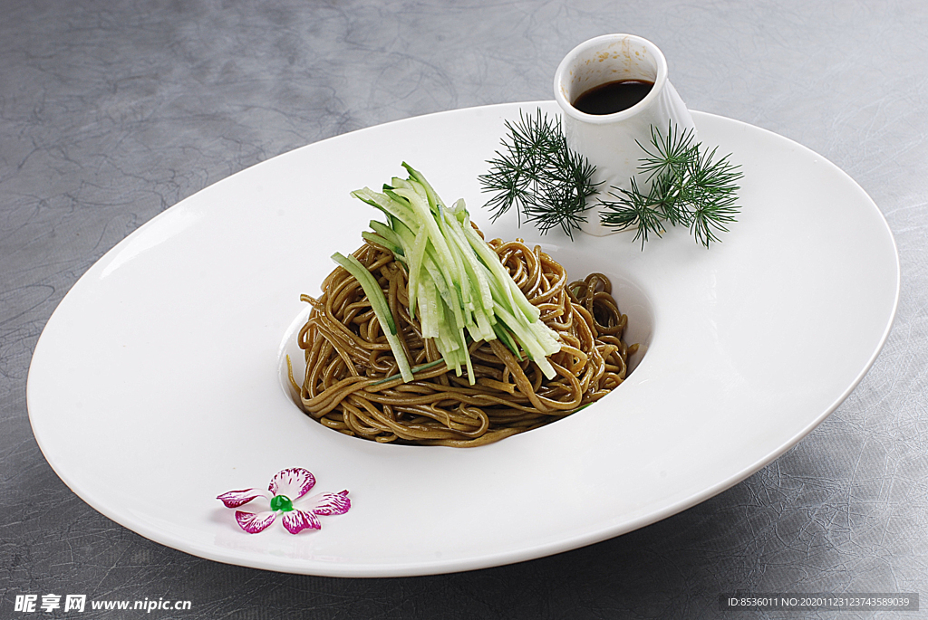冷拼土芥拌饸饹