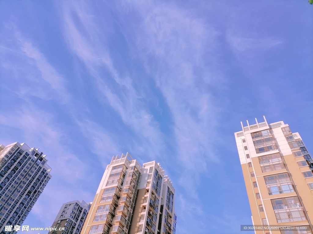 城市蓝天白云图
