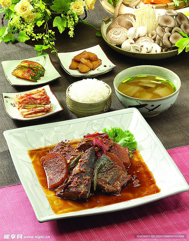 日韩料理萝卜鱼