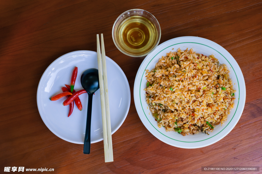 腌菜肉沫炒饭