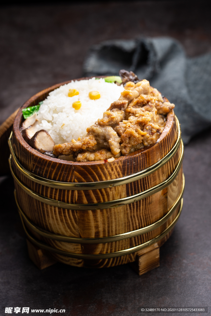 小酥肉木桶饭