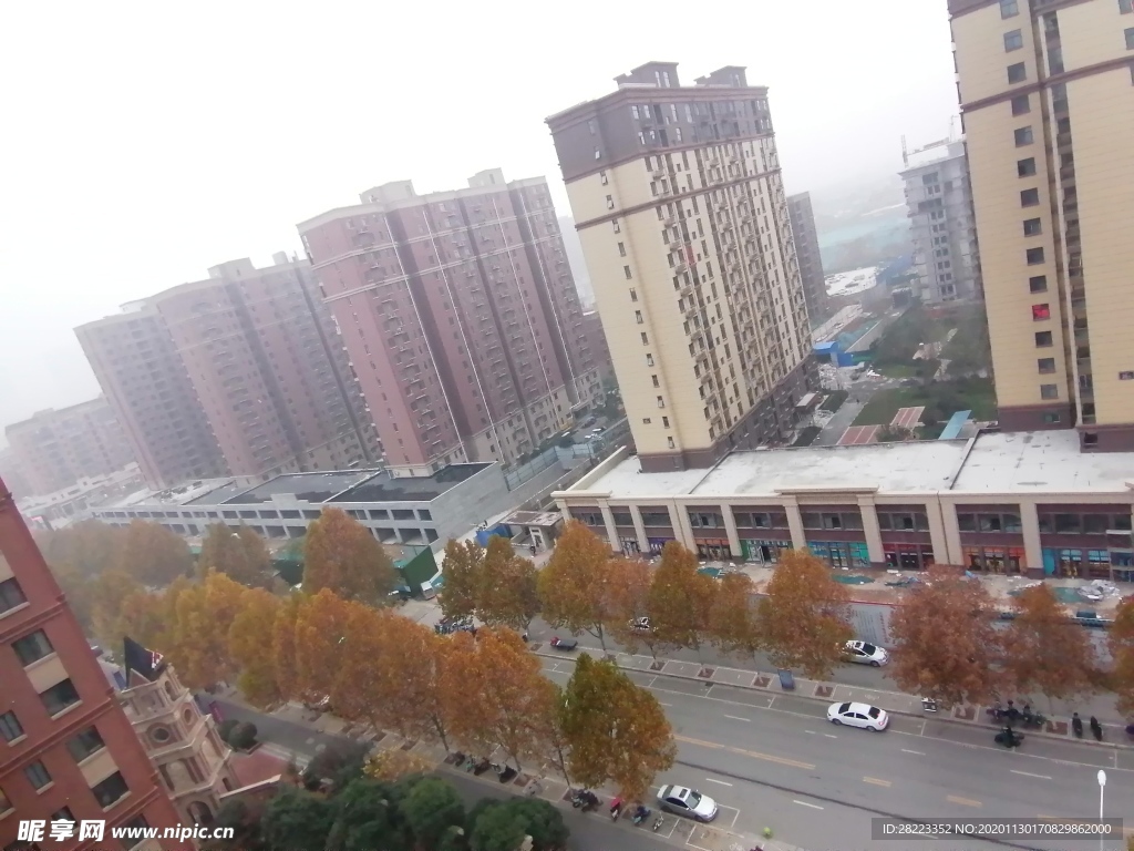 雨天 房子 马路素材