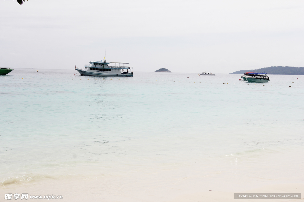 海边沙滩风景