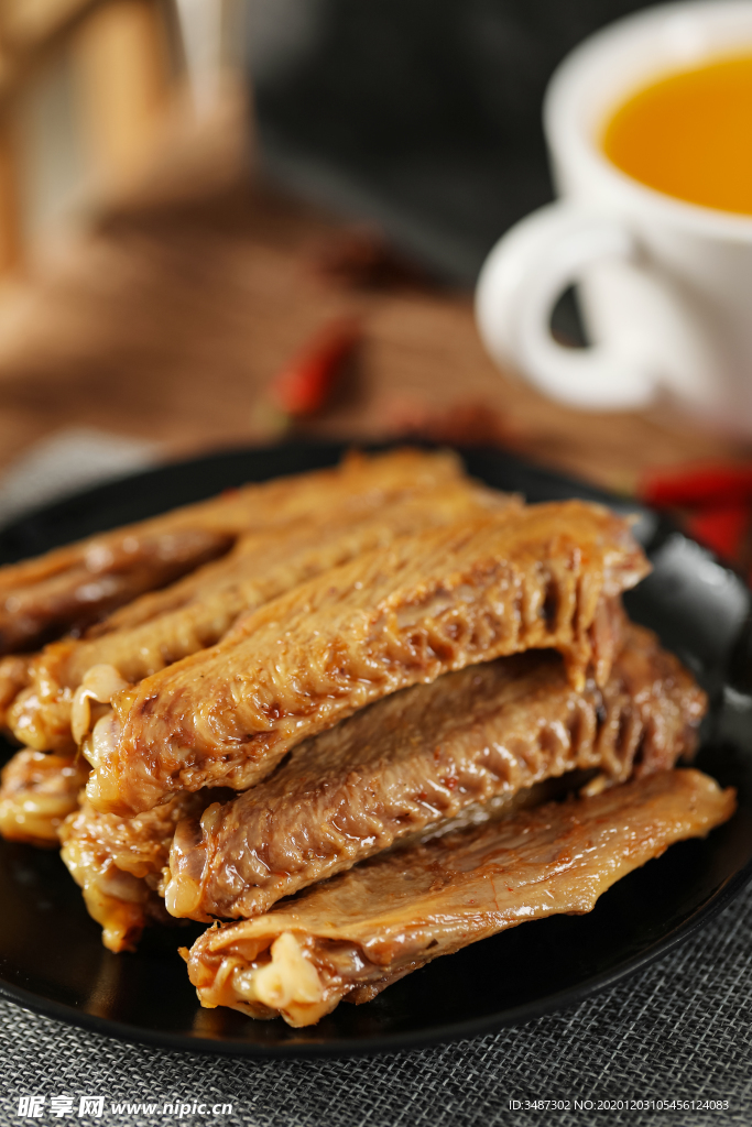 卤味鸭翅  美食   特色小吃