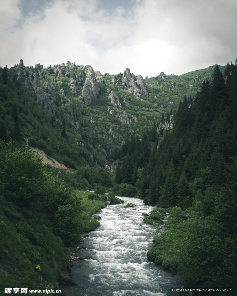 河流