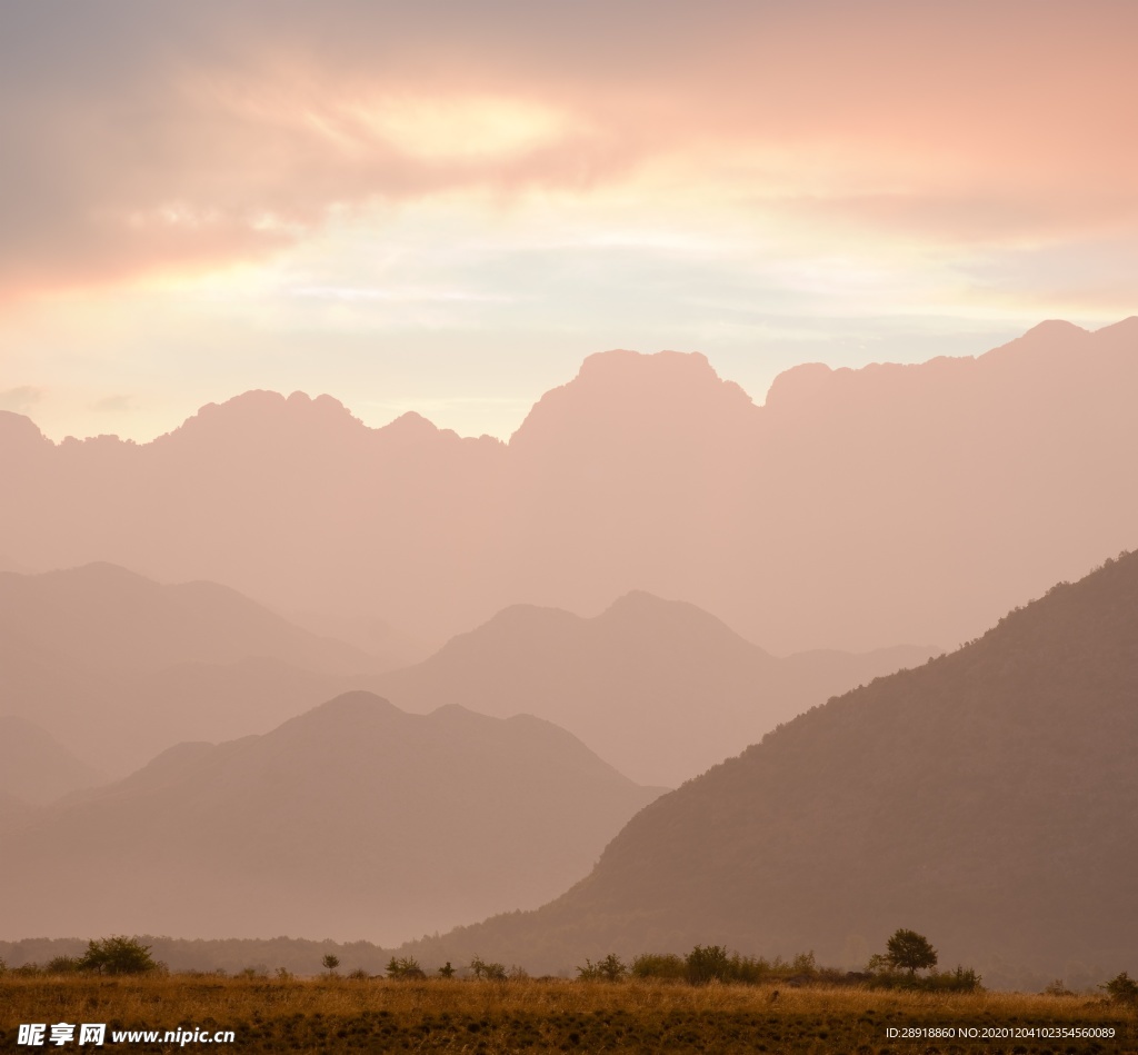 山脉山峰