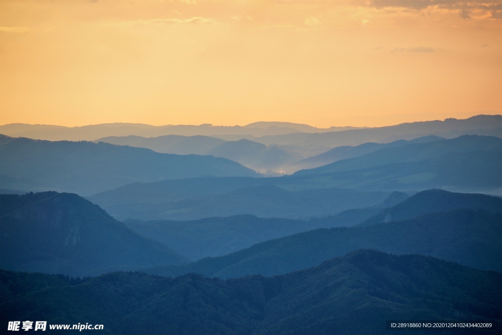 山脉山峰