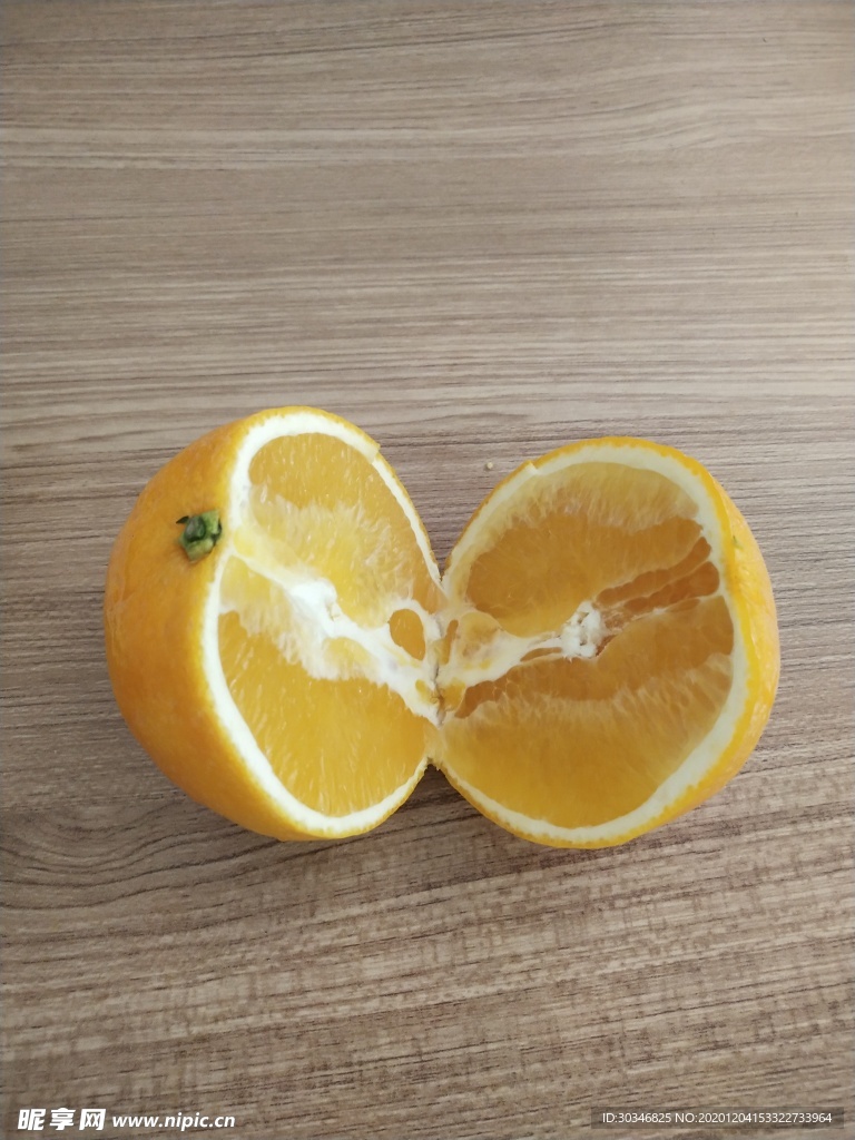 切开的脐橙