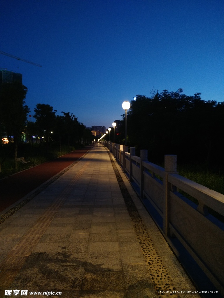 临江南路