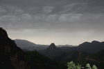 雨中群山