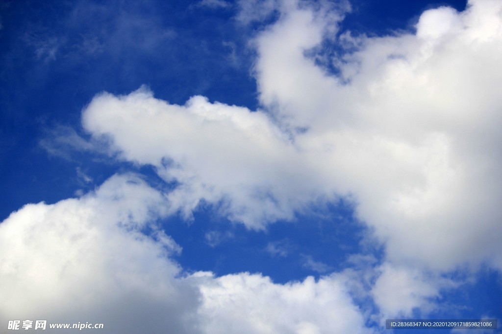 蓝天白云背景