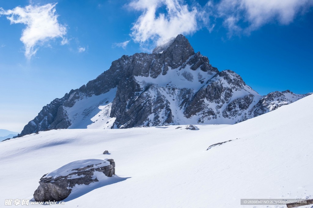 雪山景观