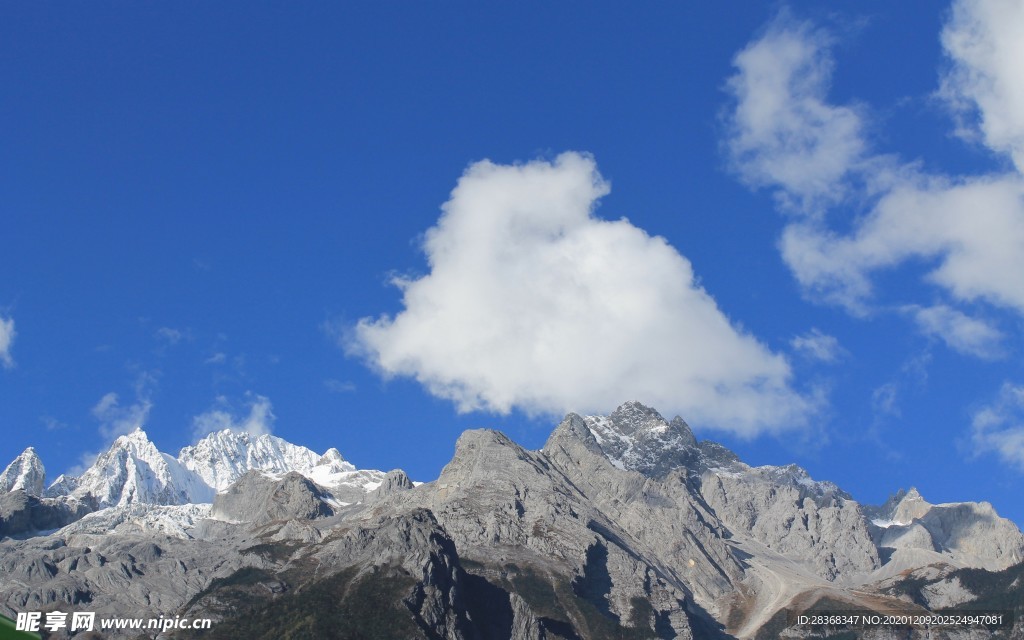 雪山景观