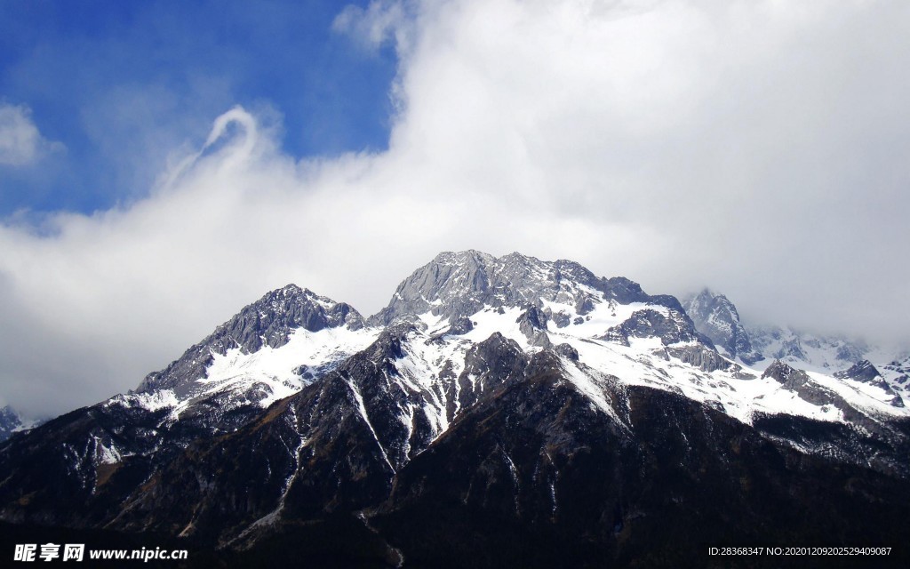 雪山景观