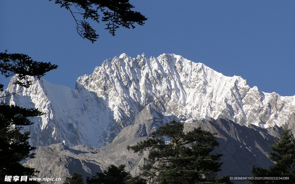 雪山景观