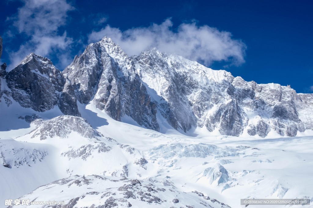 雪山景观