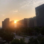 光